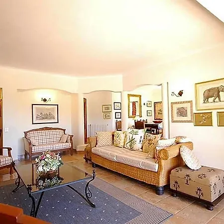 Sleeps 8 Pool Wifi Villa Lagos